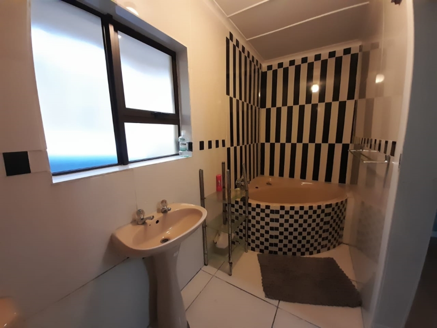 4 Bedroom Property for Sale in Saxilby Eastern Cape